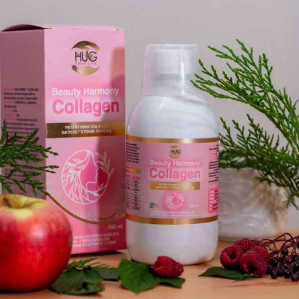 Bočica Hug Your Life brenda proizvoda Beauty Harmony Collagen na stolu